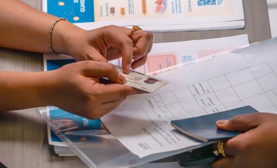 La OIM en México orienta a las personas migrantes a regularizar sus documentos.